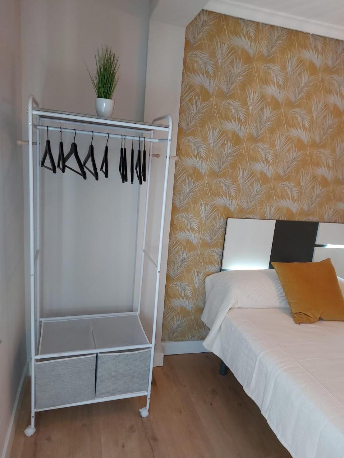 Piso En El Centro Apto 5 Personas Con Garaje Privado Avilés Extérieur photo