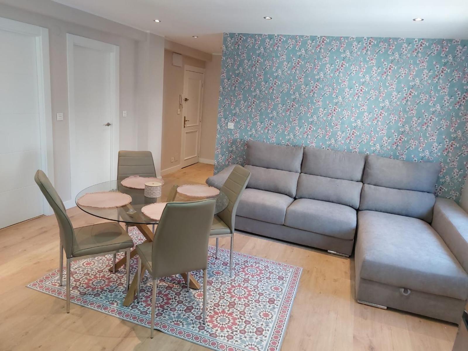 Piso En El Centro Apto 5 Personas Con Garaje Privado Avilés Extérieur photo