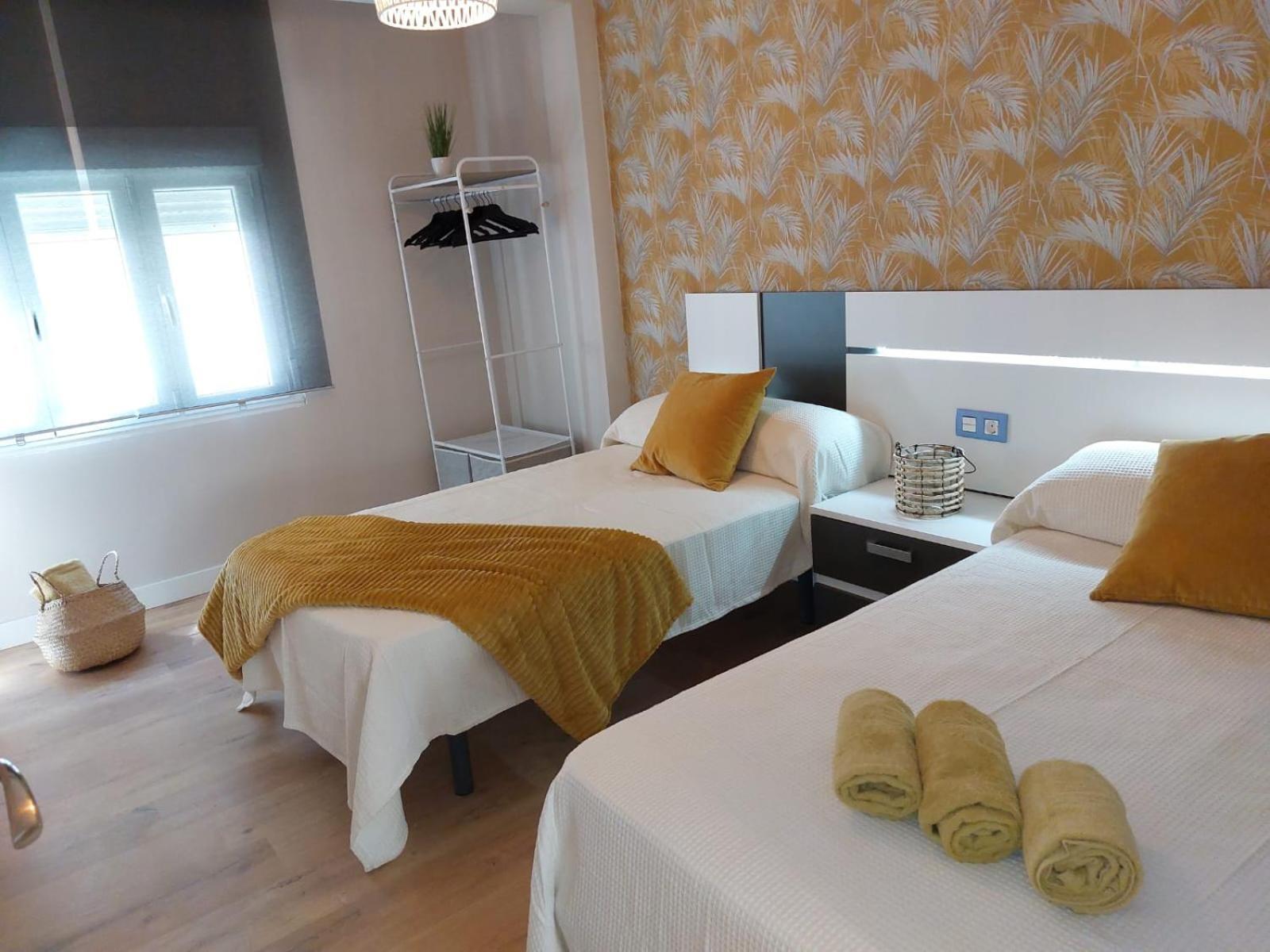Piso En El Centro Apto 5 Personas Con Garaje Privado Avilés Extérieur photo