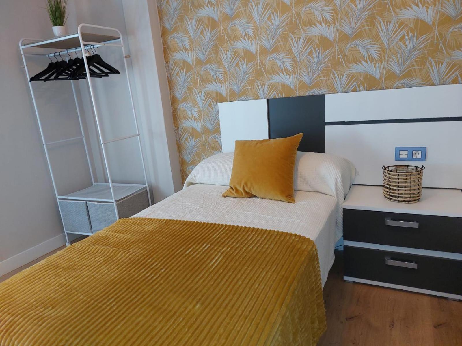 Piso En El Centro Apto 5 Personas Con Garaje Privado Avilés Extérieur photo
